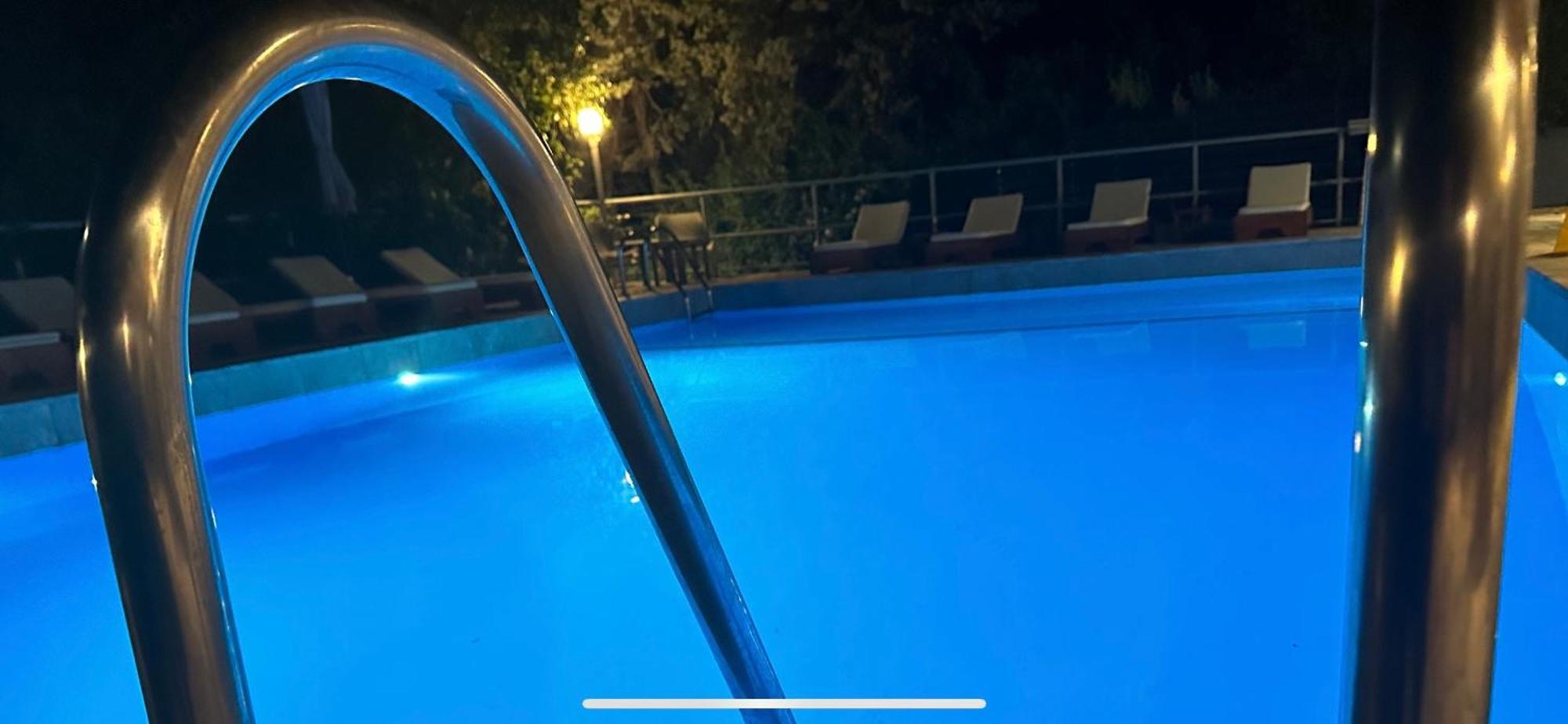 Hotel Odeon B&B برباتي المظهر الخارجي الصورة